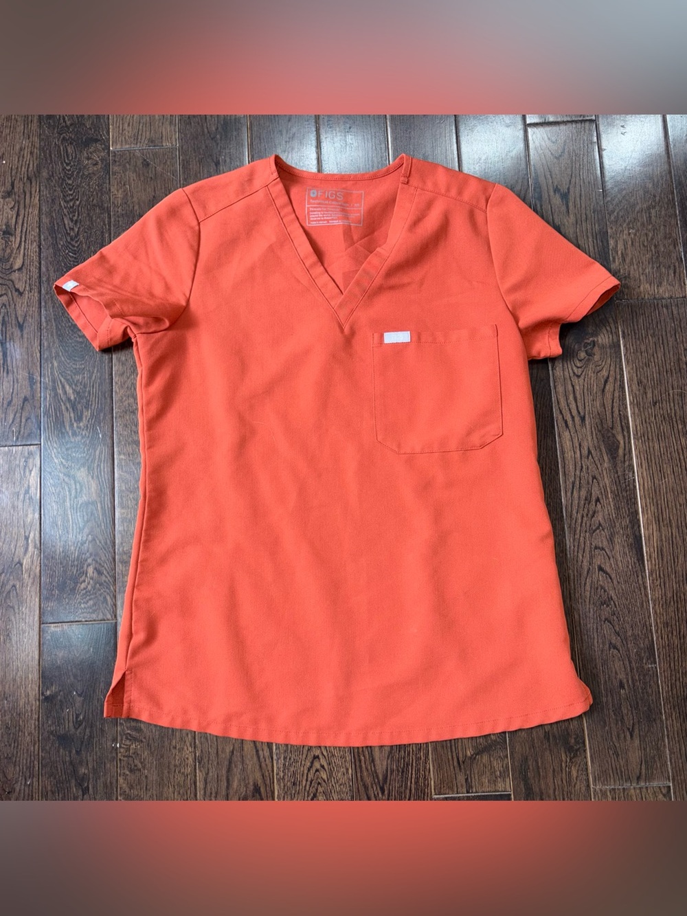 Figs V-Neck Casma Three-Pocket Scrub Top